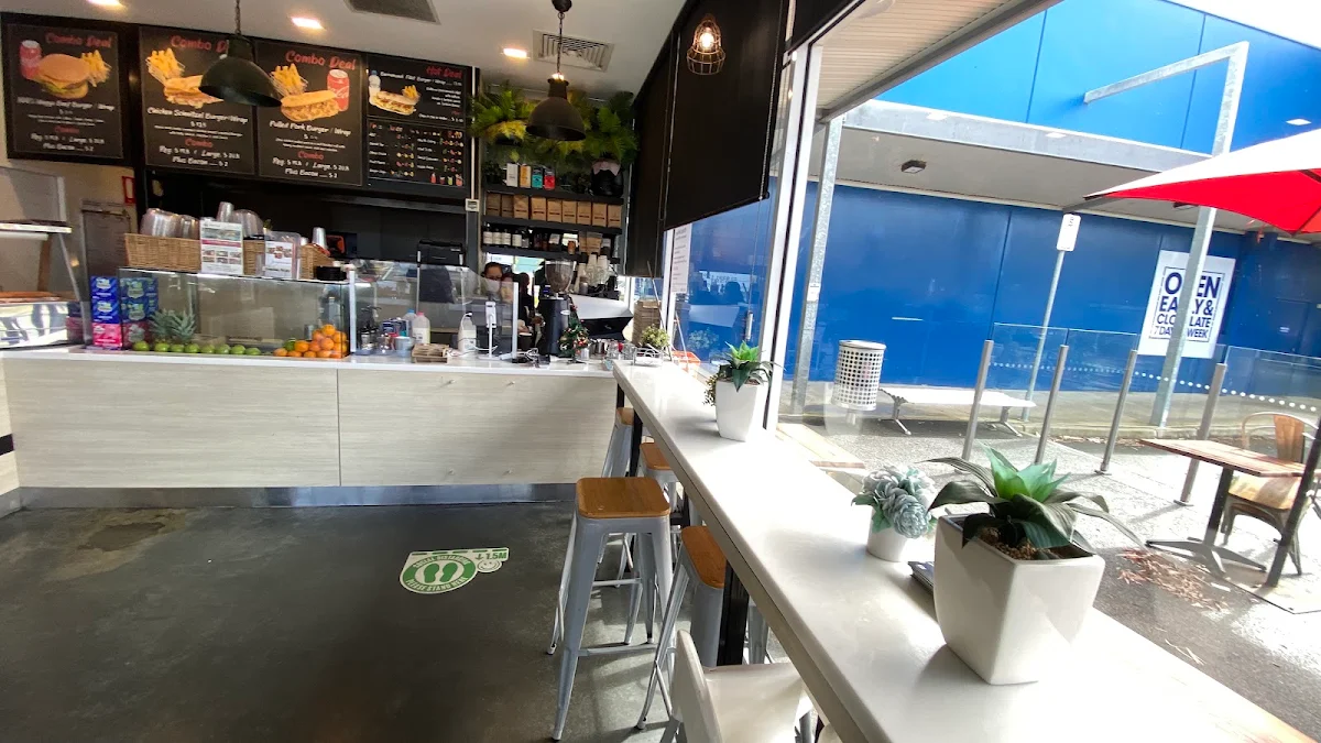 Vibe, Pitstop Cafe.
