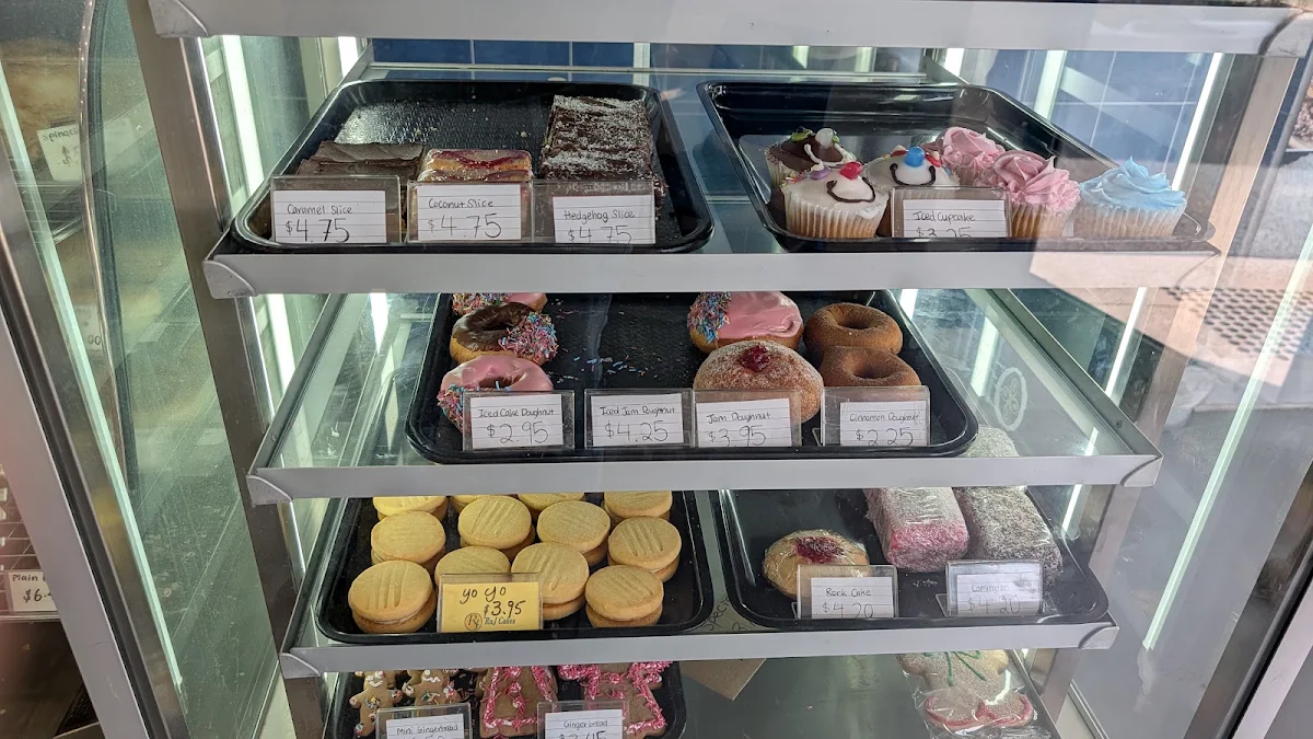 Vibe, RNJ Cakes