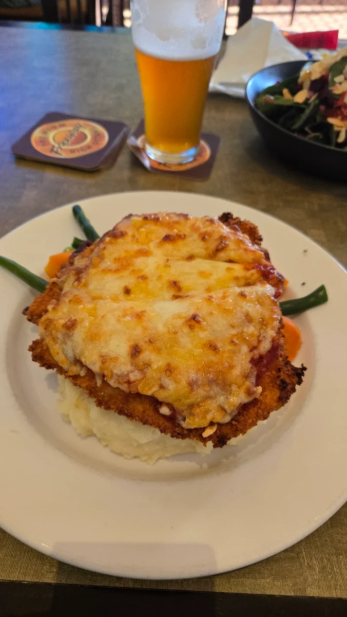 Food & drink, Freeway Hotel