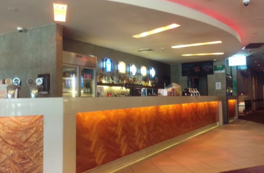 Vibe, Freeway Hotel