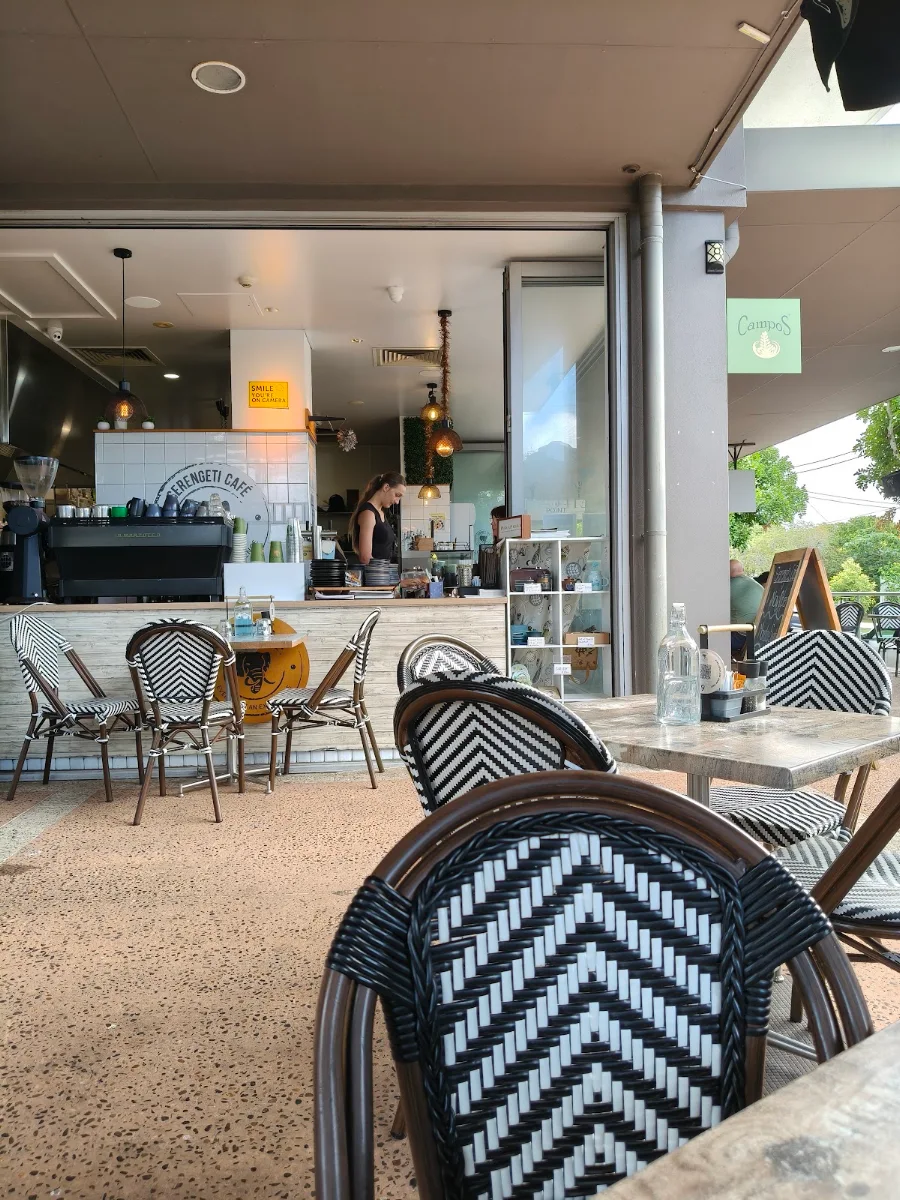 Vibe, Serengeti Cafe