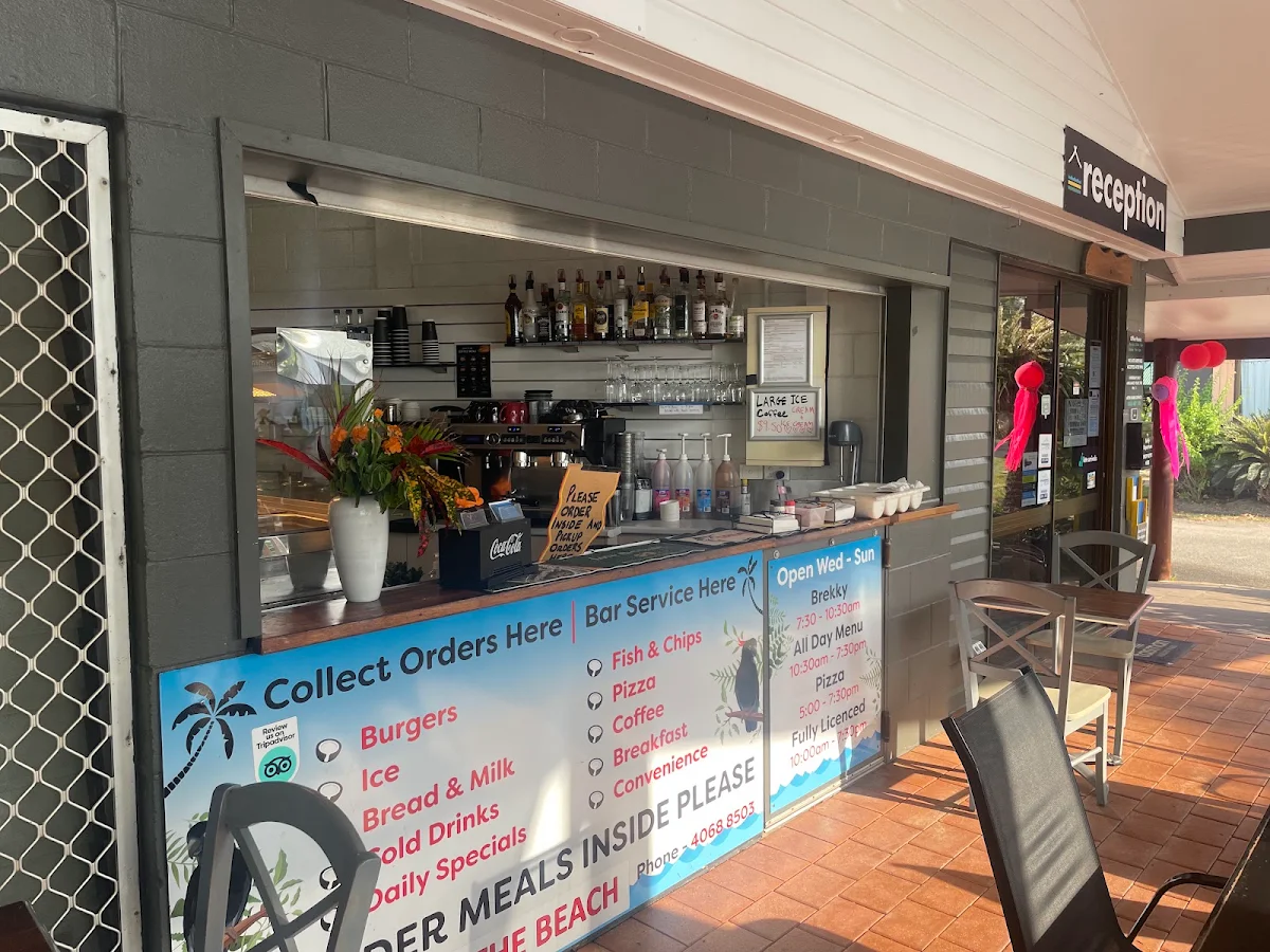 Vibe, Beachy's Coconut Cafe