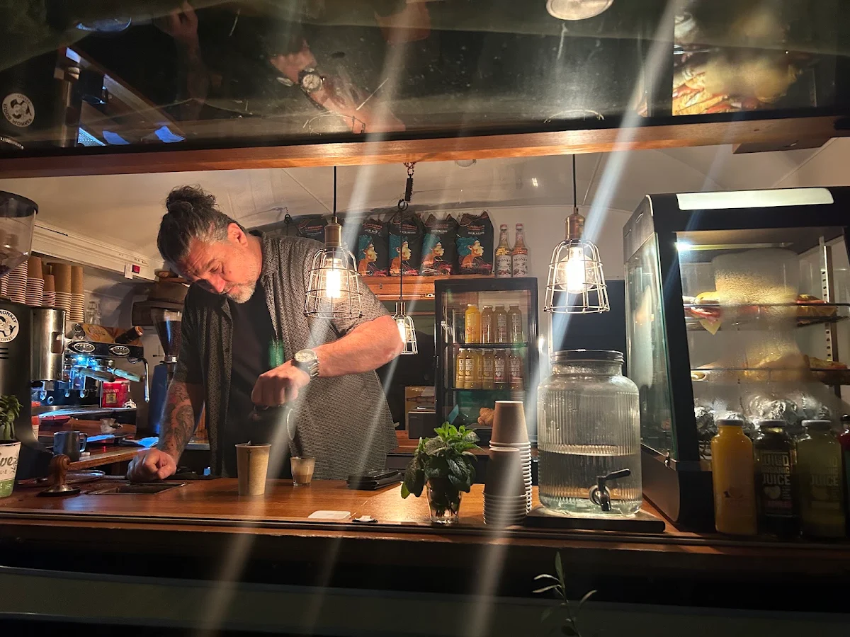Vibe, Floor Monkey Coffee