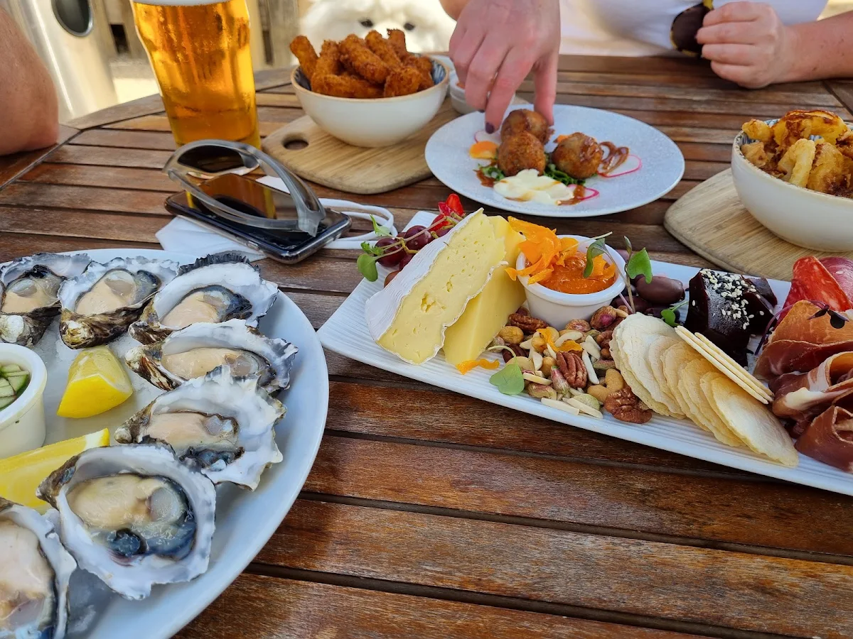 Food & drink, The Woodlands Hotel
