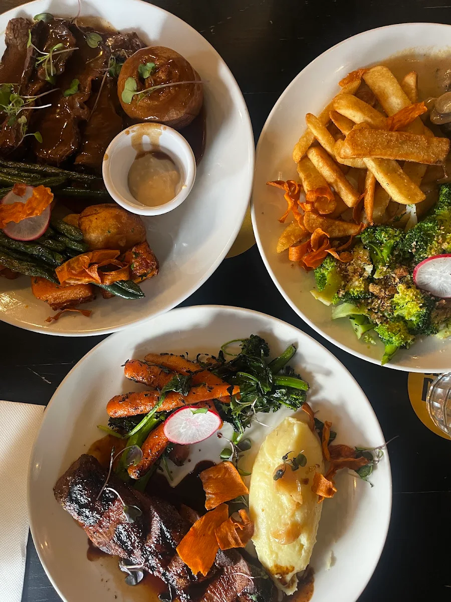 Food & drink, The Woodlands Hotel