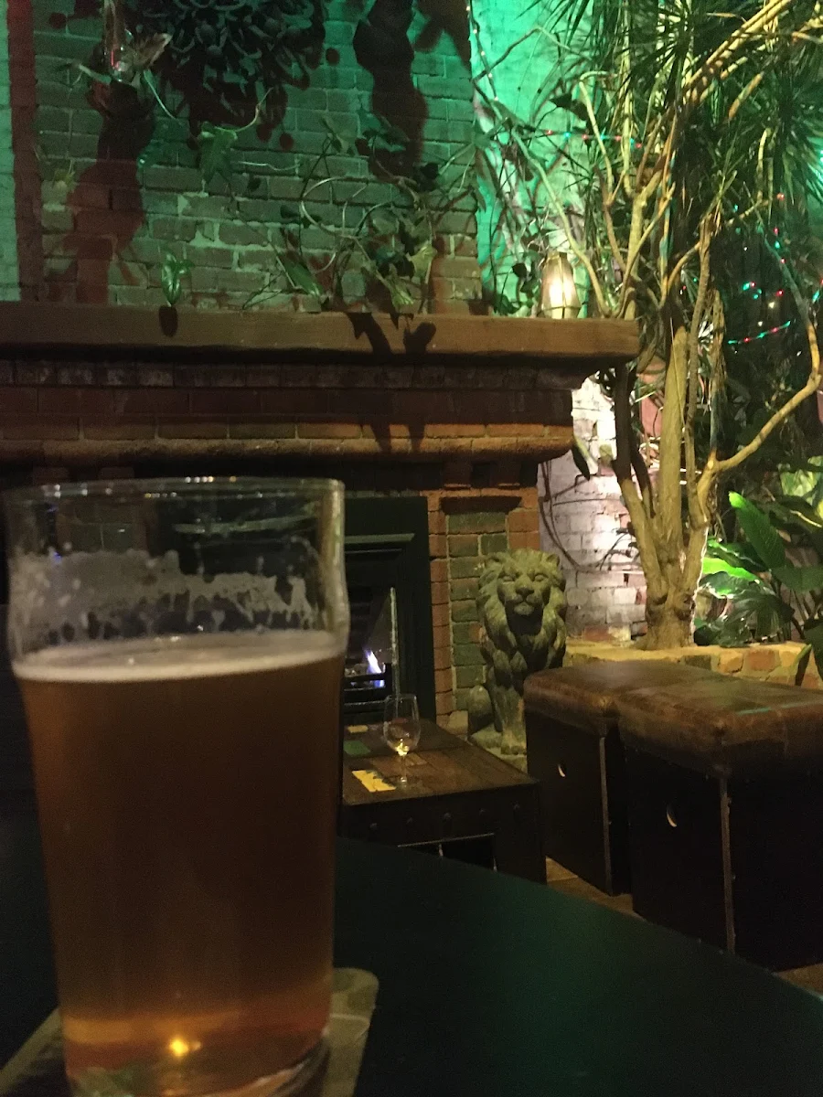 Food & drink, The Woodlands Hotel