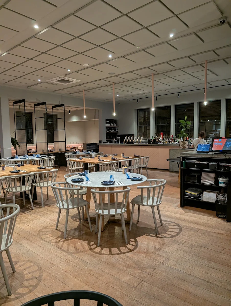 Vibe, Postmistress Eatery