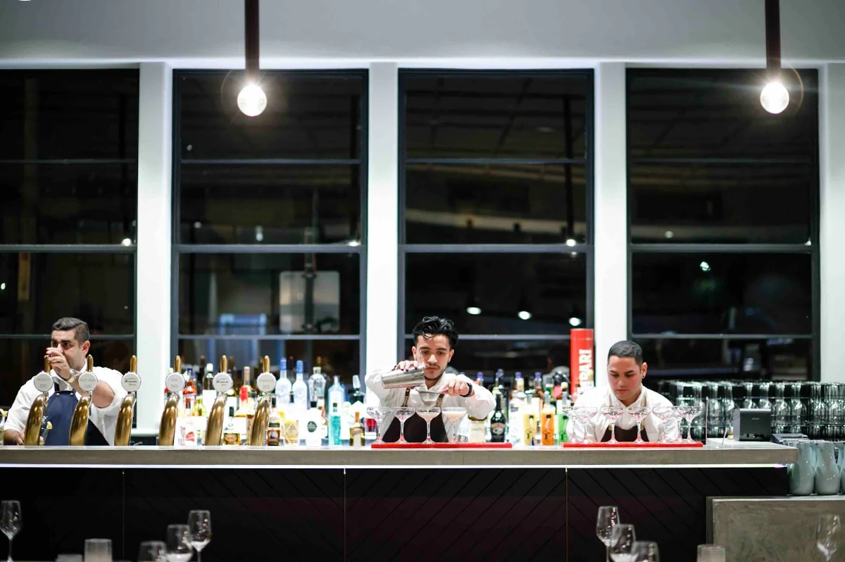 Vibe, Postmistress Eatery