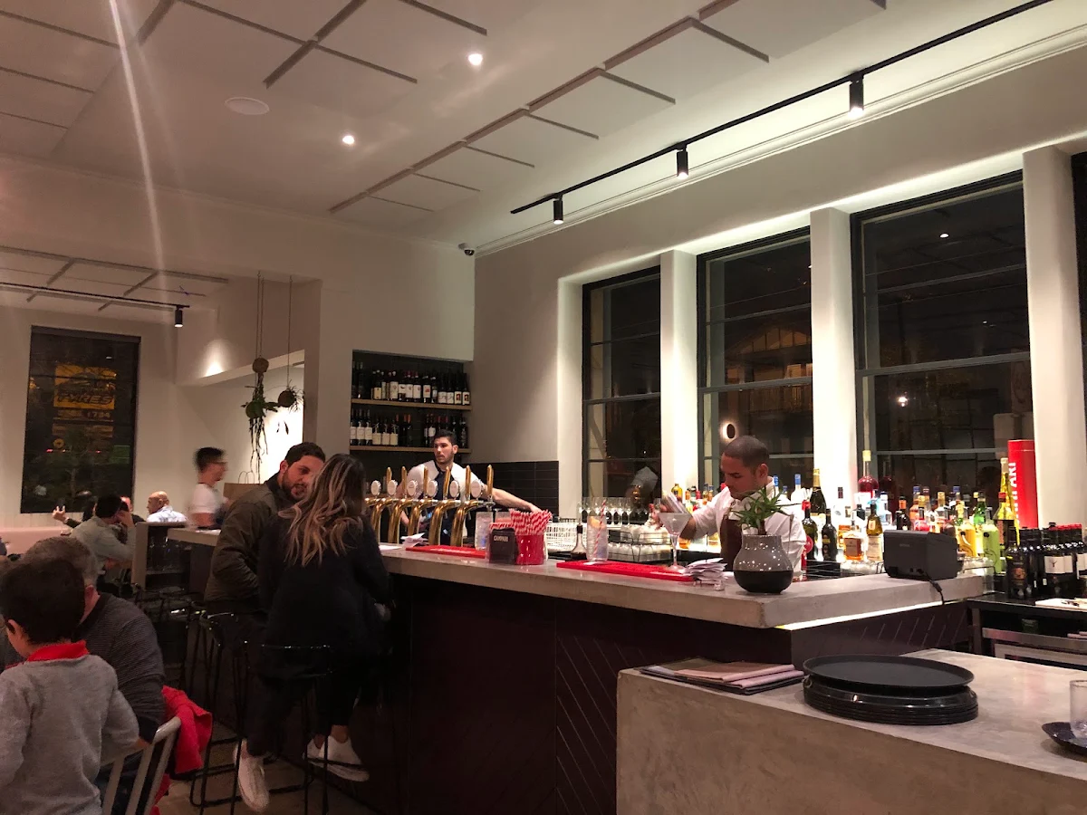 Vibe, Postmistress Eatery