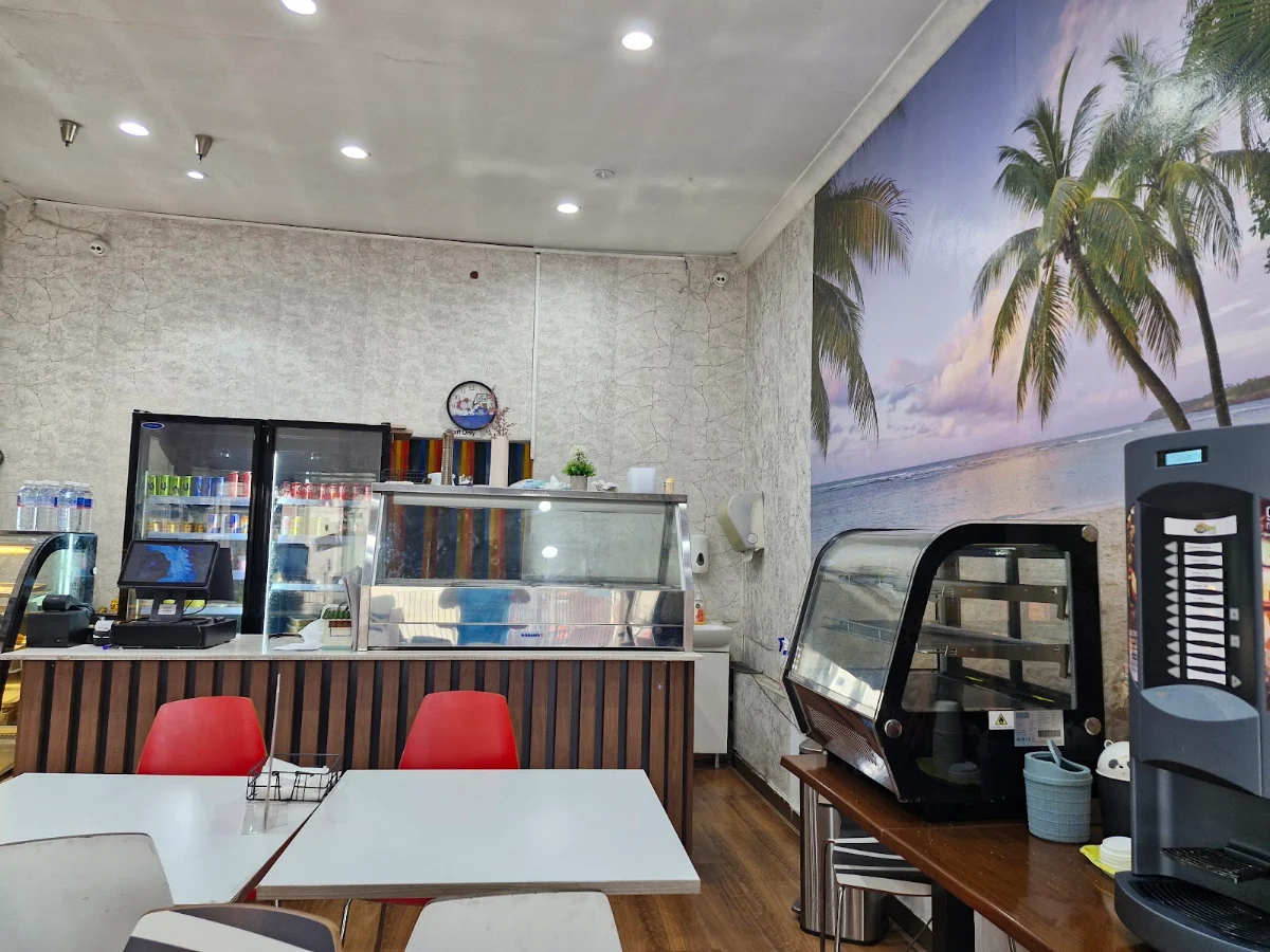 Vibe, Grandeez Restaurant