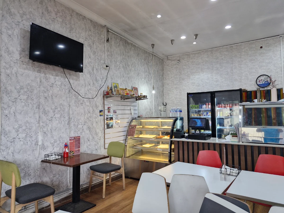 Vibe, Grandeez Restaurant