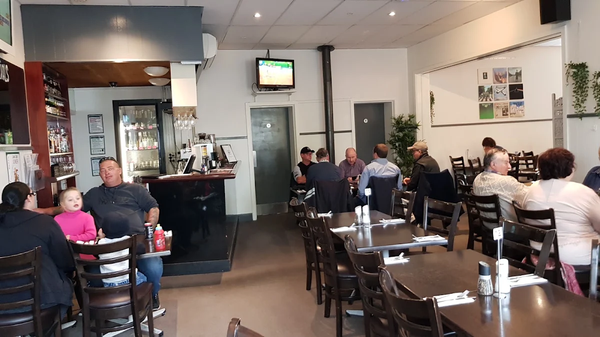 Vibe, Sir Charles Darling Hotel