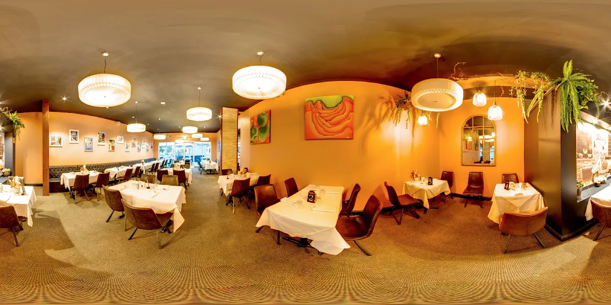Vibe, La Vespa Italian Restaurant