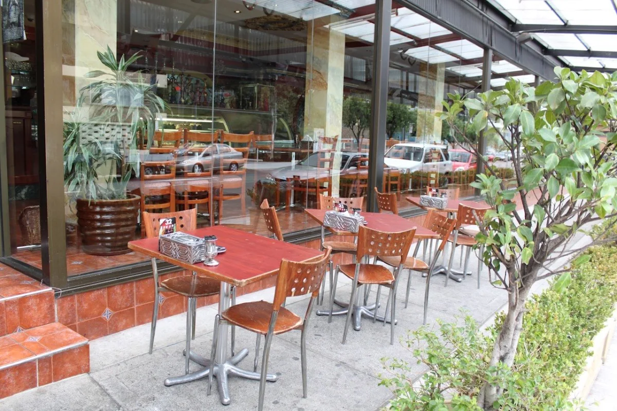 Vibe, Titanic Restaurant & Café