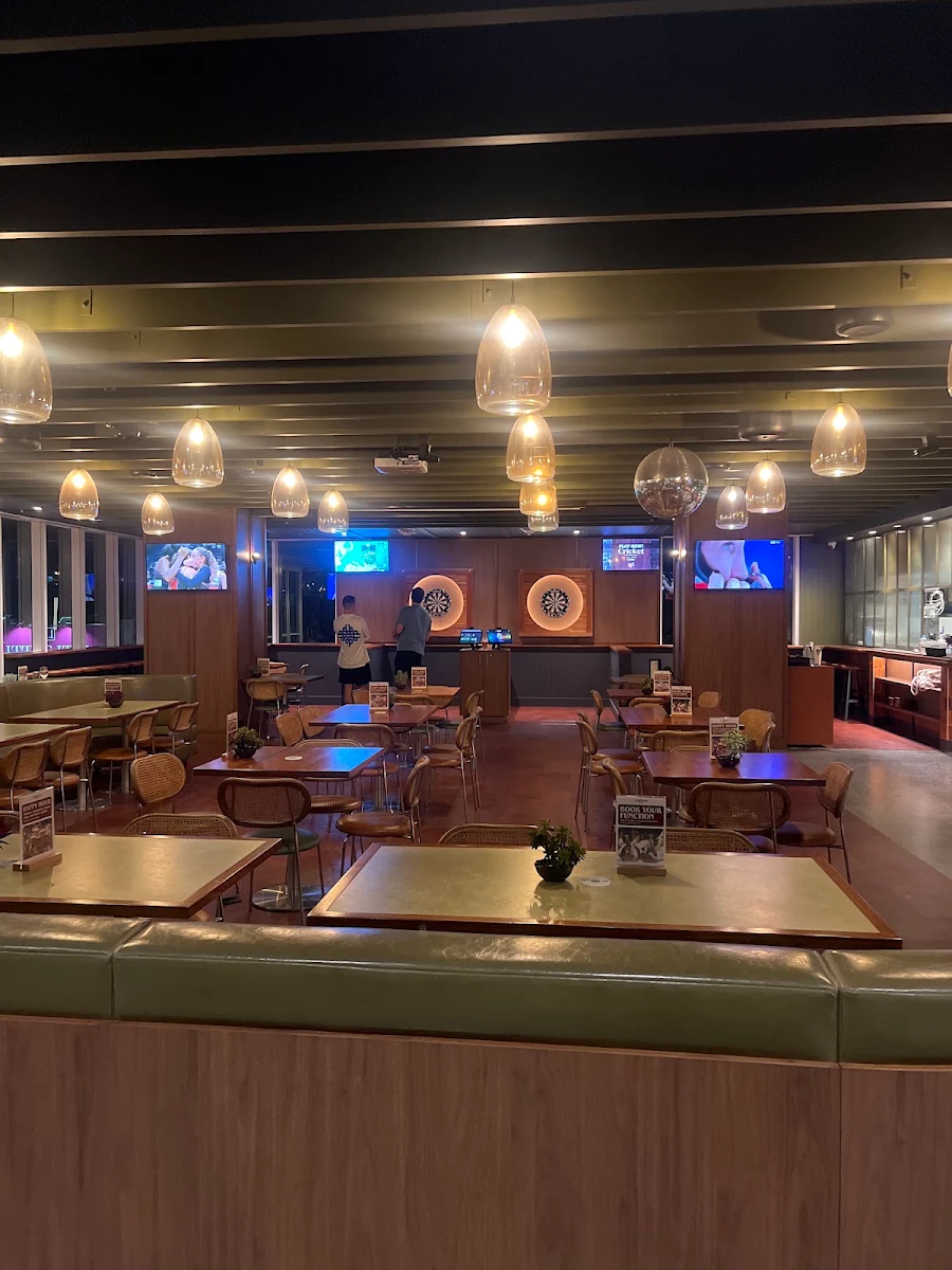 Vibe, Gas Hound Bar & Kitchen