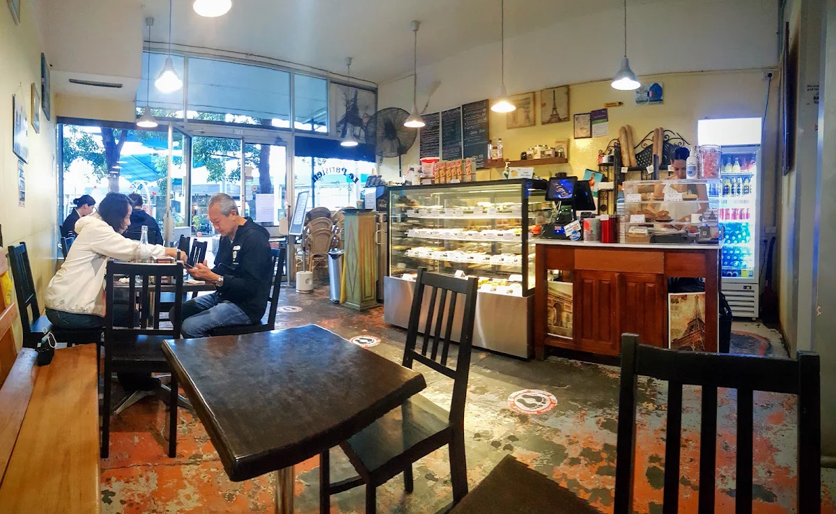 Vibe, Le Parisien Cafe Pâtisserie