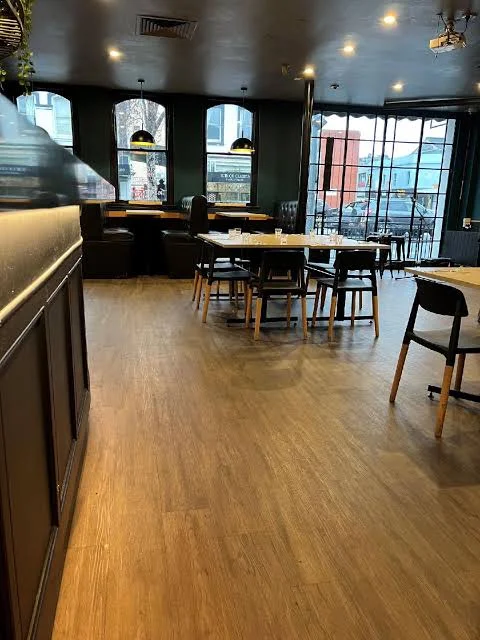 Vibe, Star Bar Cafe