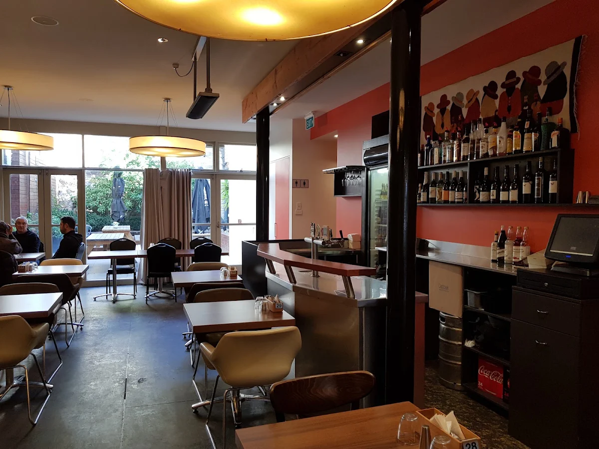 Vibe, Star Bar Cafe