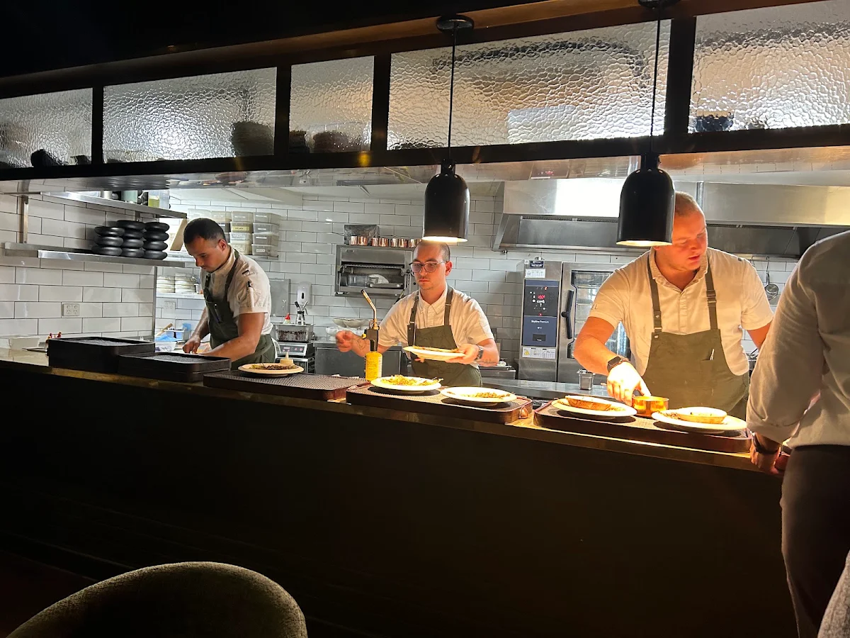 Vibe, NEL Restaurant
