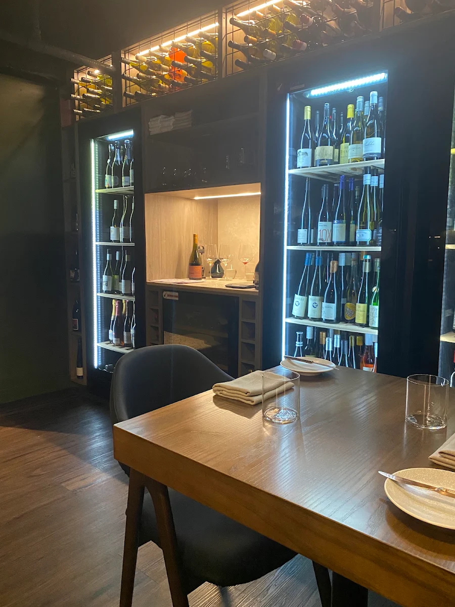 Vibe, NEL Restaurant