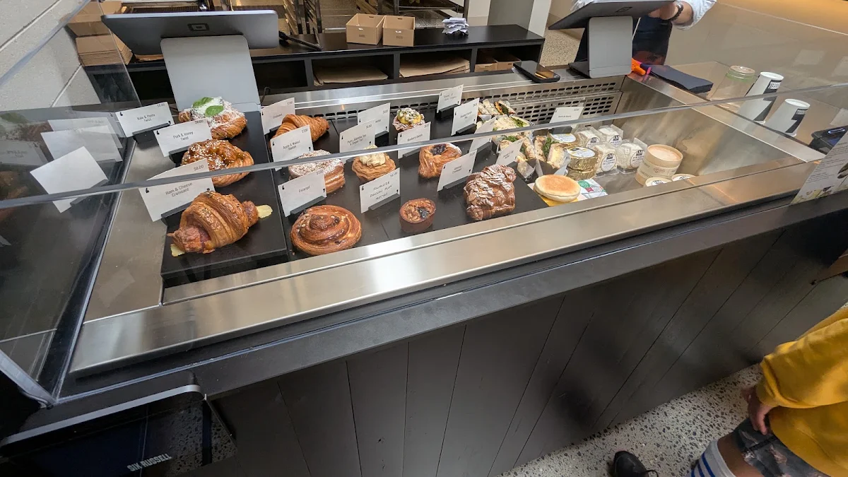 Vibe, Six Russell Bakes + Bistro