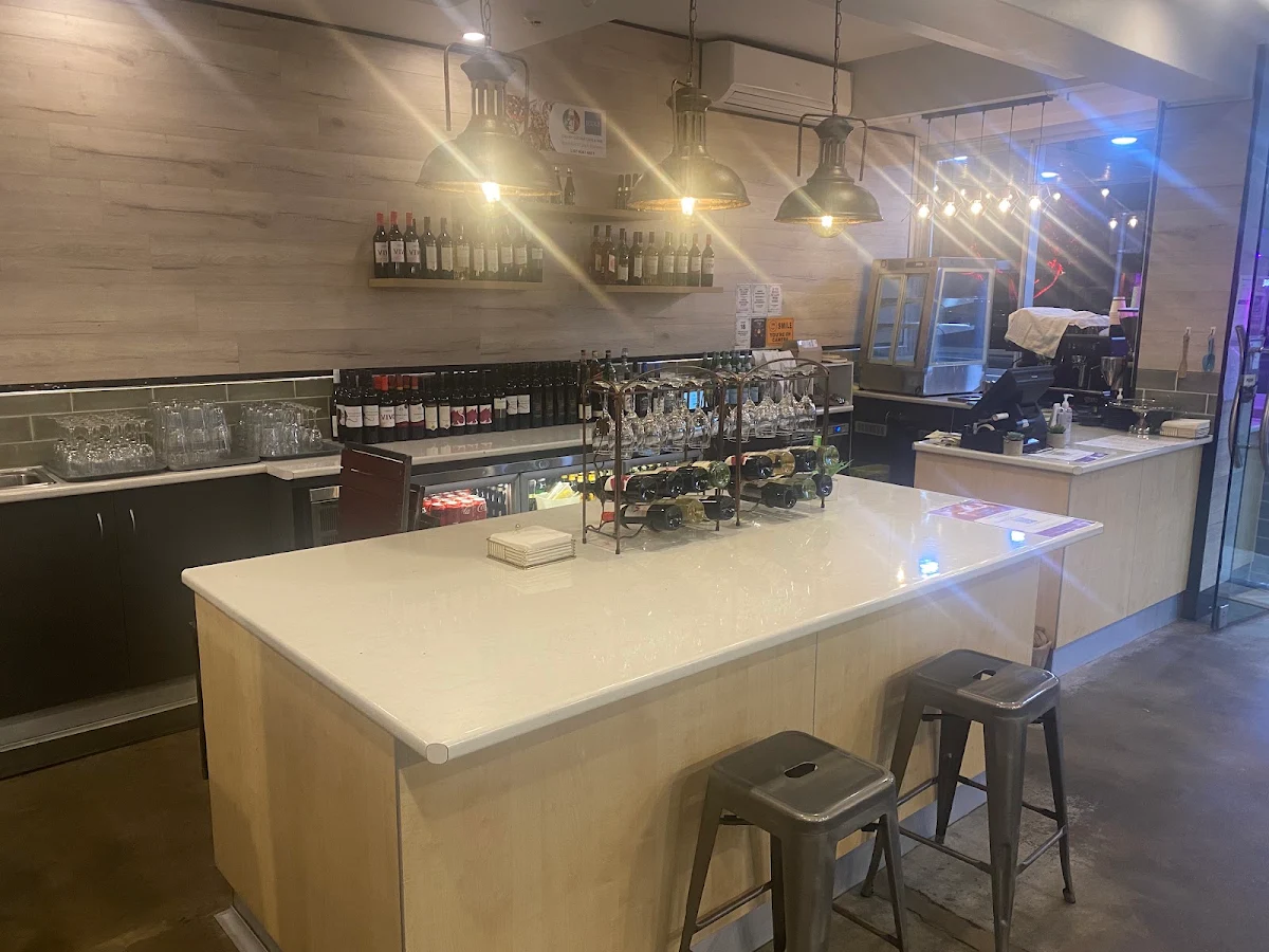 Vibe, Italian Cucina Cafe & Bar