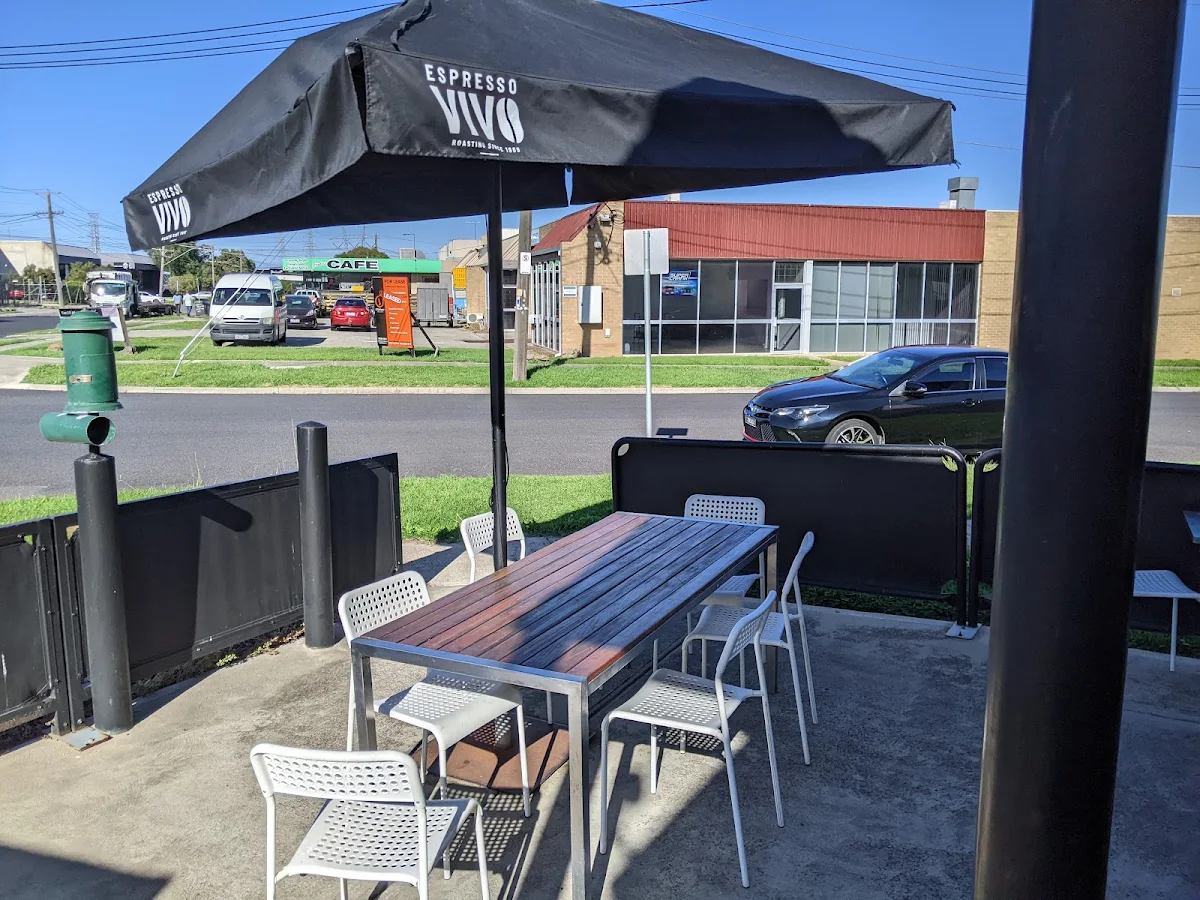 Vibe, Adina Corner Cafe