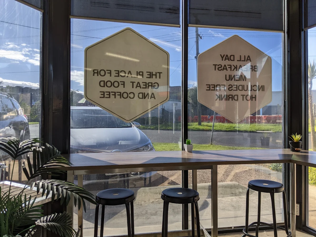 Vibe, Adina Corner Cafe