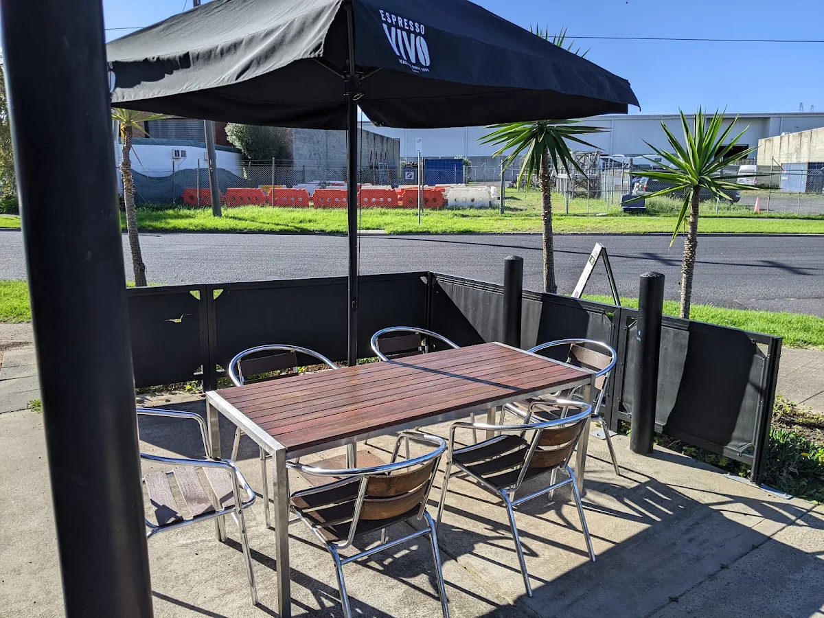 Vibe, Adina Corner Cafe