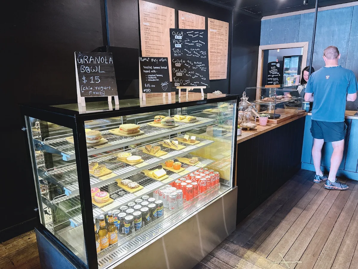 Vibe, M&B Cafe & Smoothie Bar