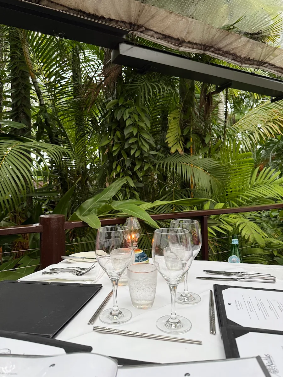 Vibe, Nautilus Restaurant