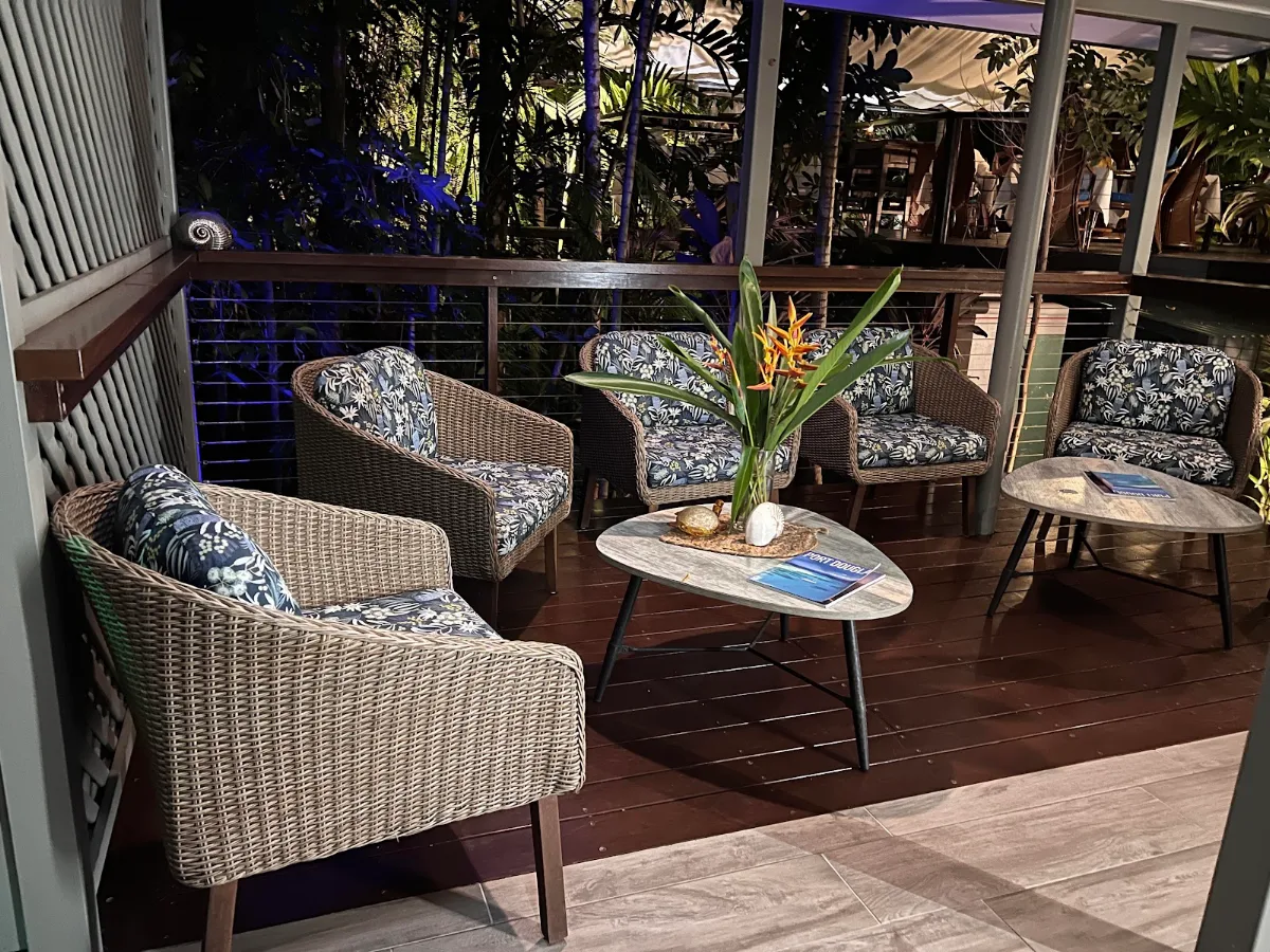 Vibe, Nautilus Restaurant