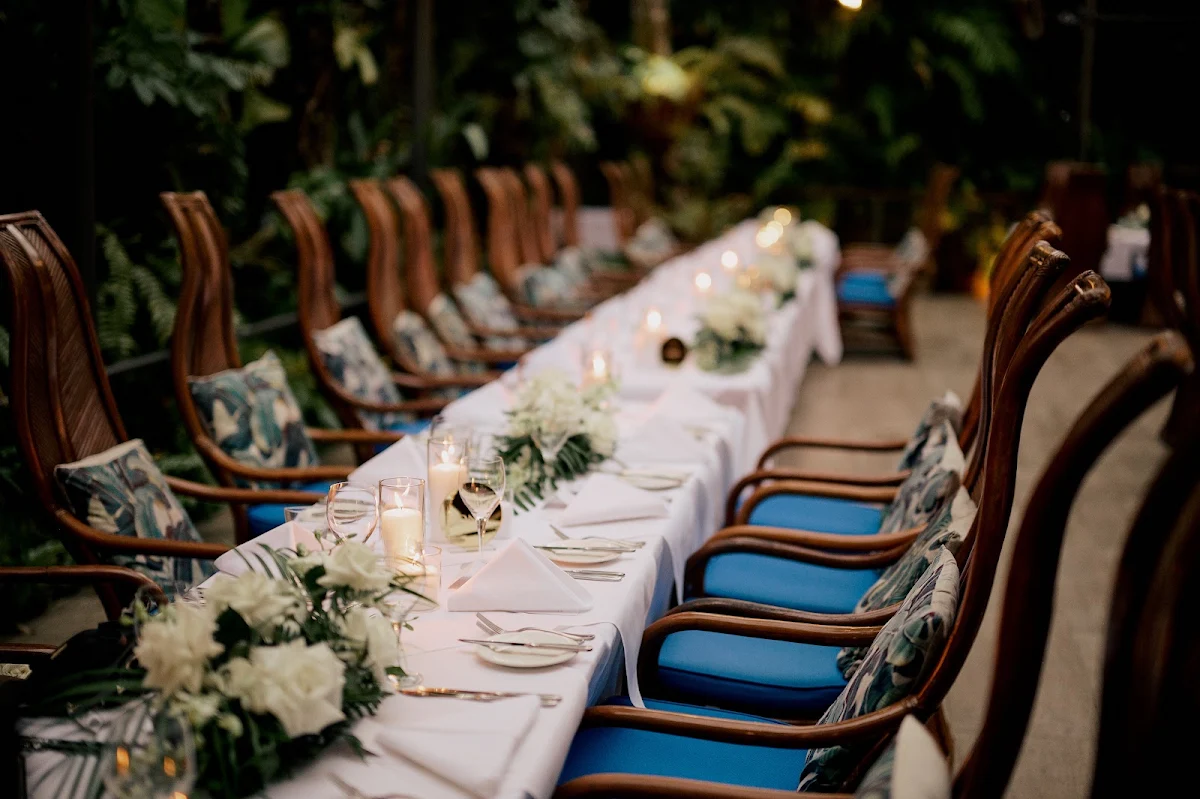 Vibe, Nautilus Restaurant