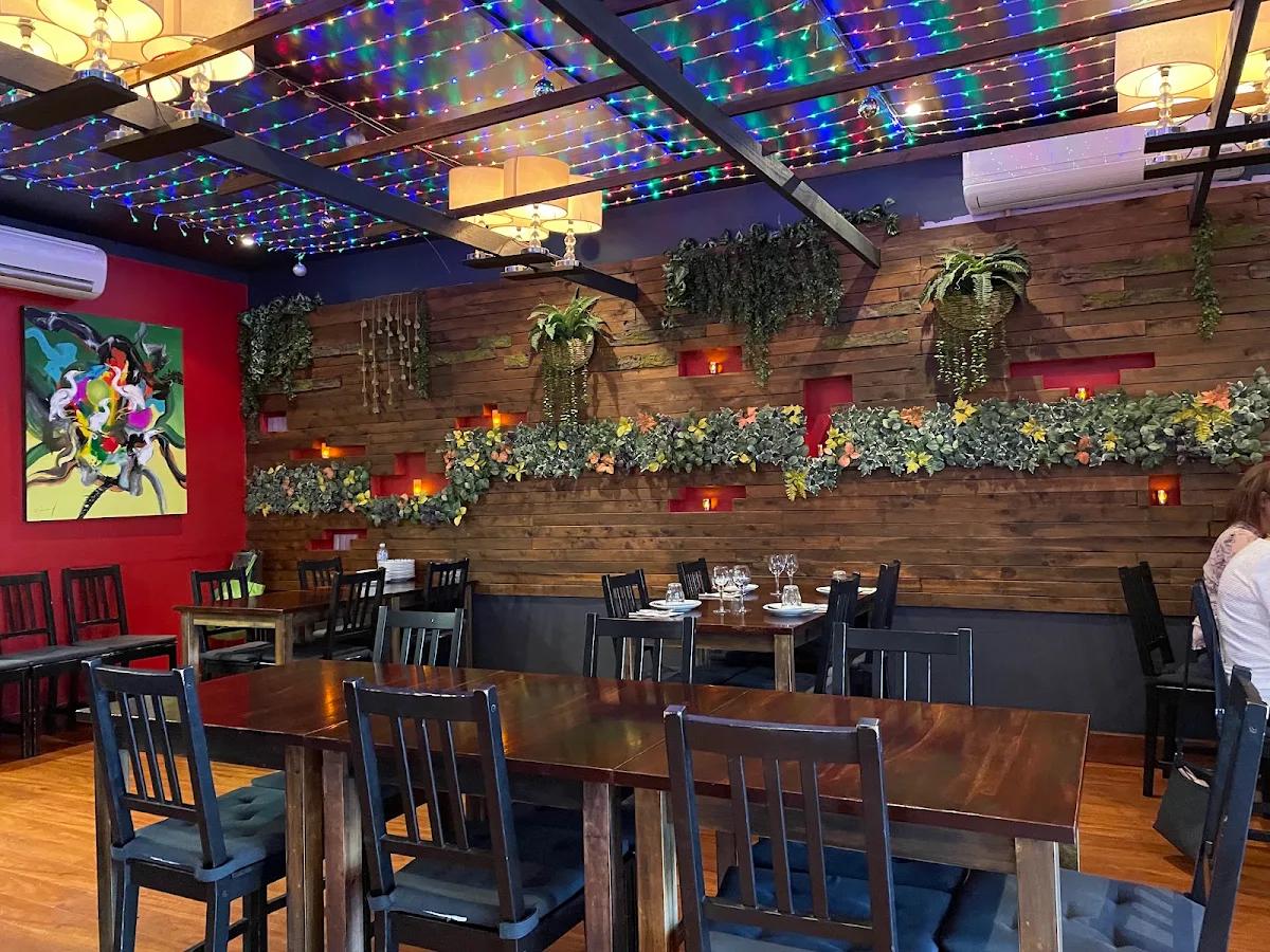 Vibe, The Hill Thai Restaurant