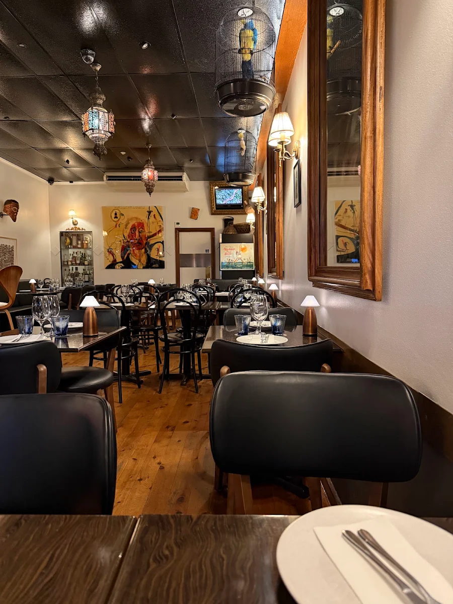 Vibe, Radio Cairo Restaurant