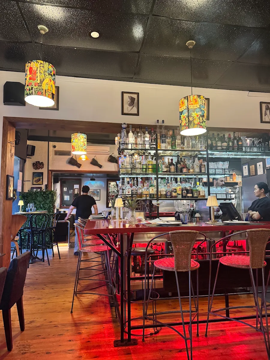 Vibe, Radio Cairo Restaurant