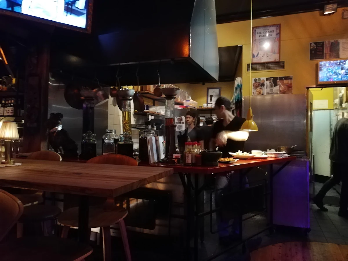 Vibe, Radio Cairo Restaurant