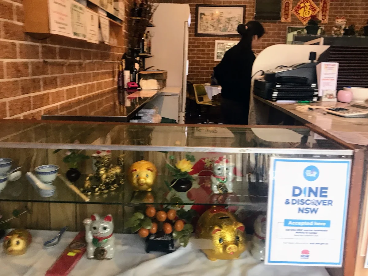 Vibe, Good Luck Restaurant