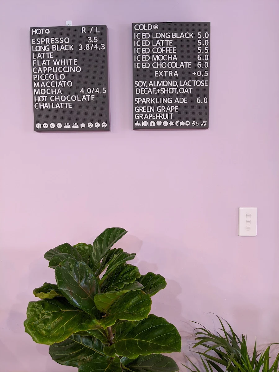 Menu, MINA'S CAFE