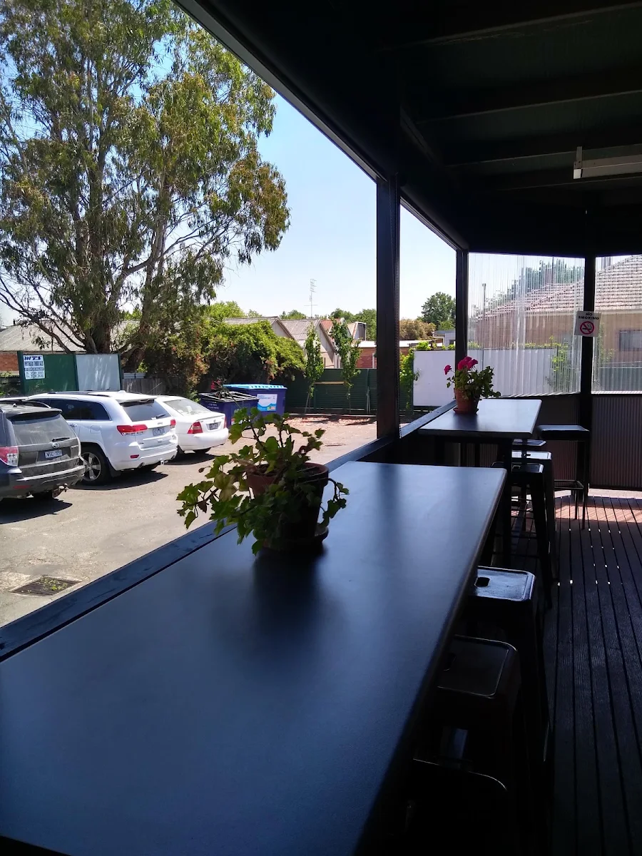Vibe, The Grapes Hotel