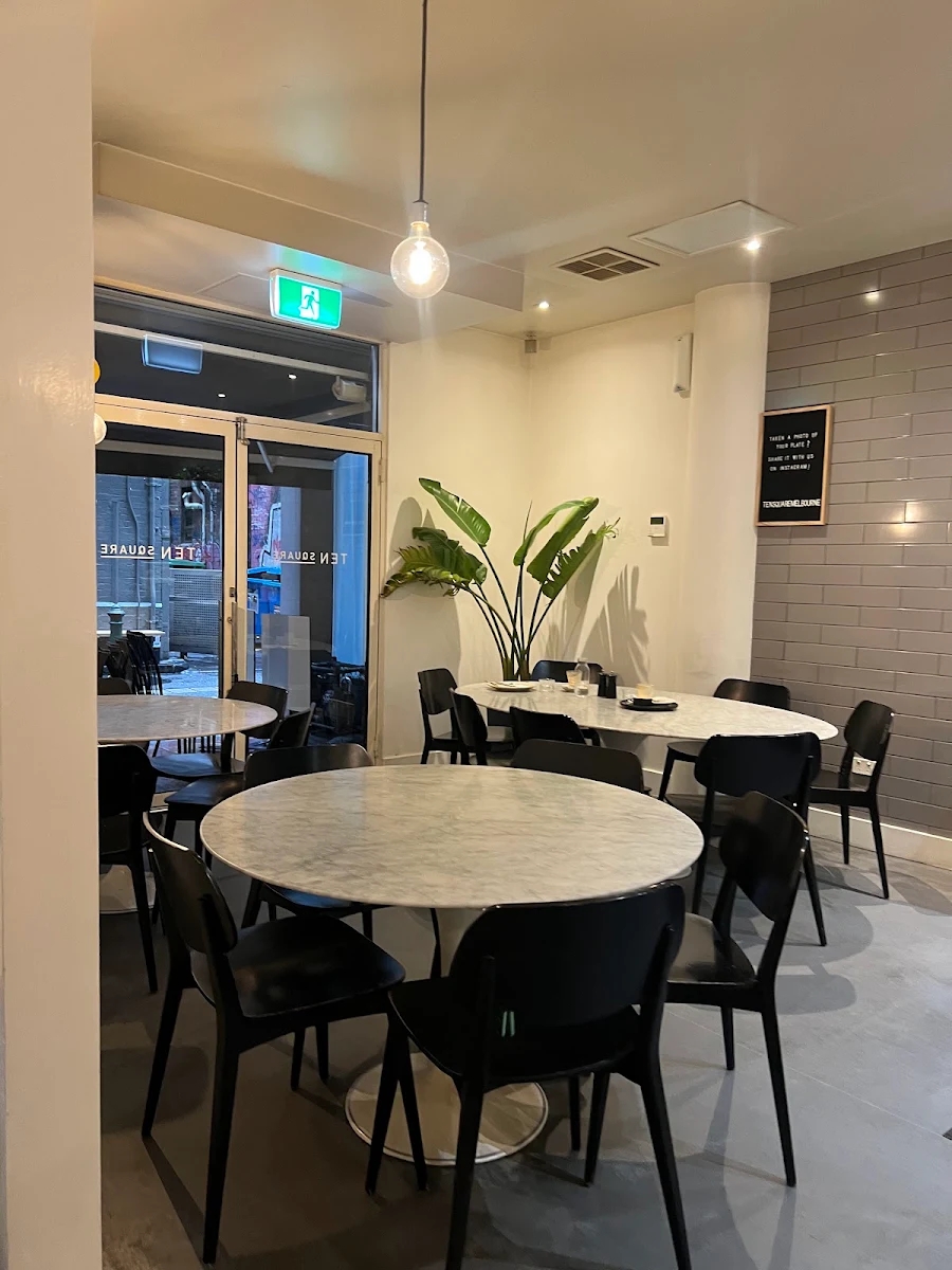 Vibe, Ten Square Cafe