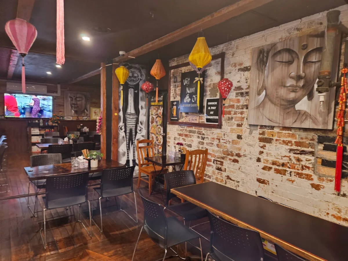 Vibe, VietNam Oi (Vietnamese Restaurant Surfers Paradise)
