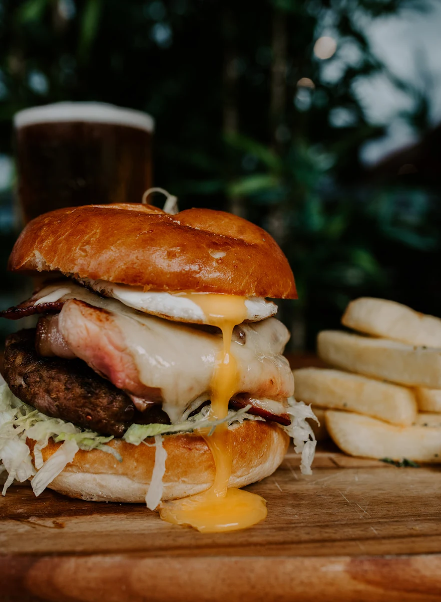Food & drink, Lakeside Club