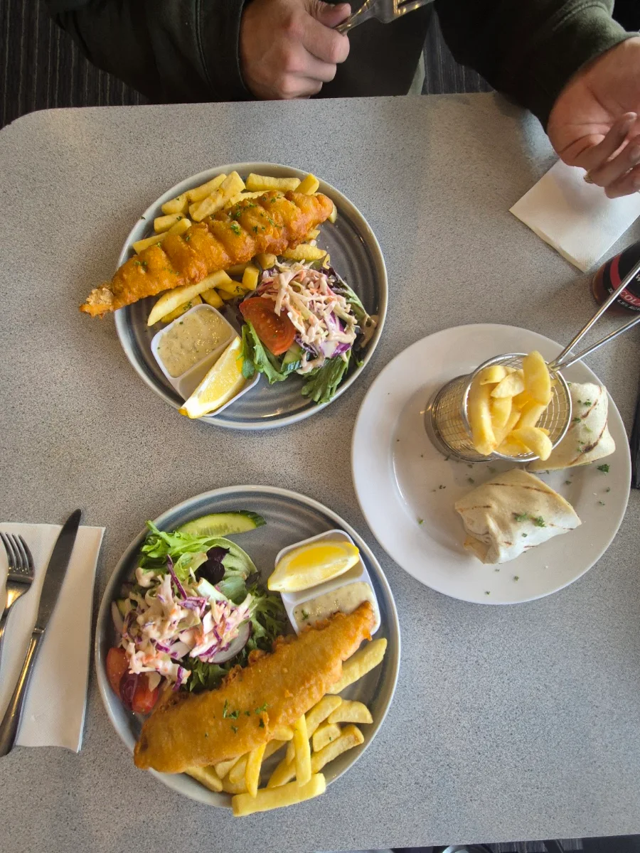Food & drink, Lakeside Club
