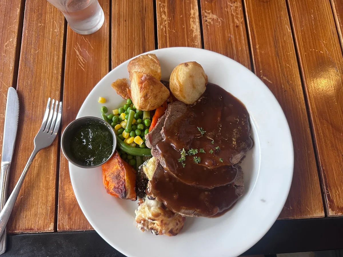 Food & drink, Lakeside Club