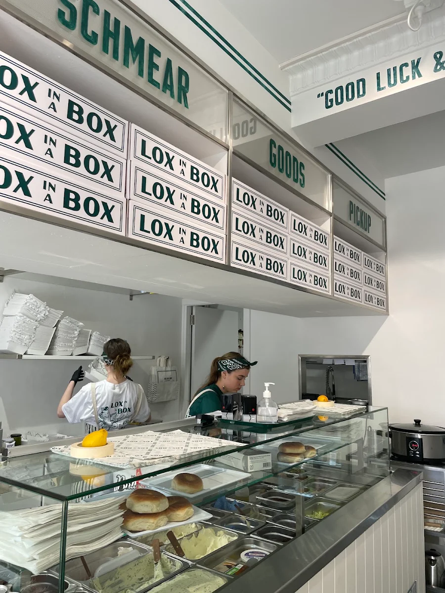 Vibe, Lox In A Box Coogee