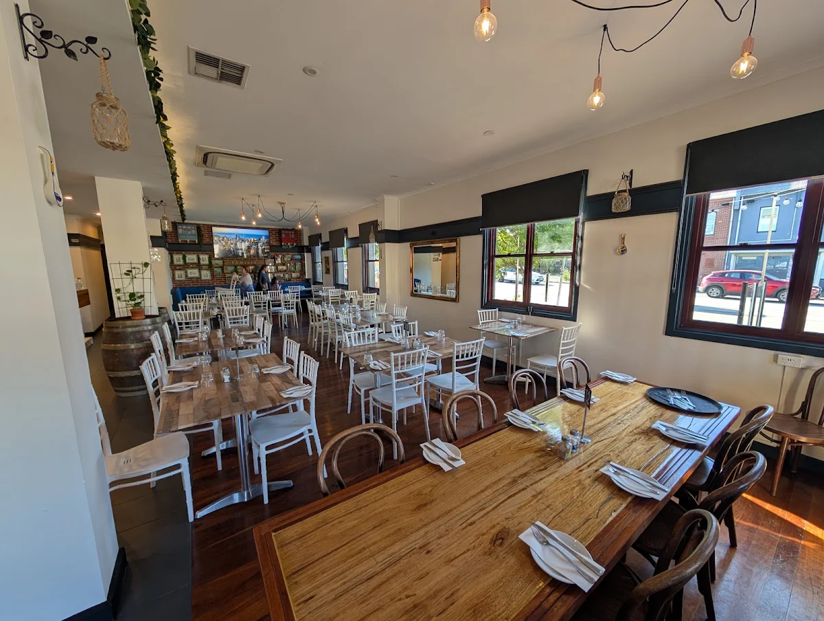 Vibe, Nanna’s Place Mediterranean Restaurant