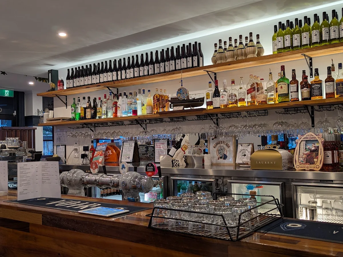 Vibe, Nanna’s Place Mediterranean Restaurant