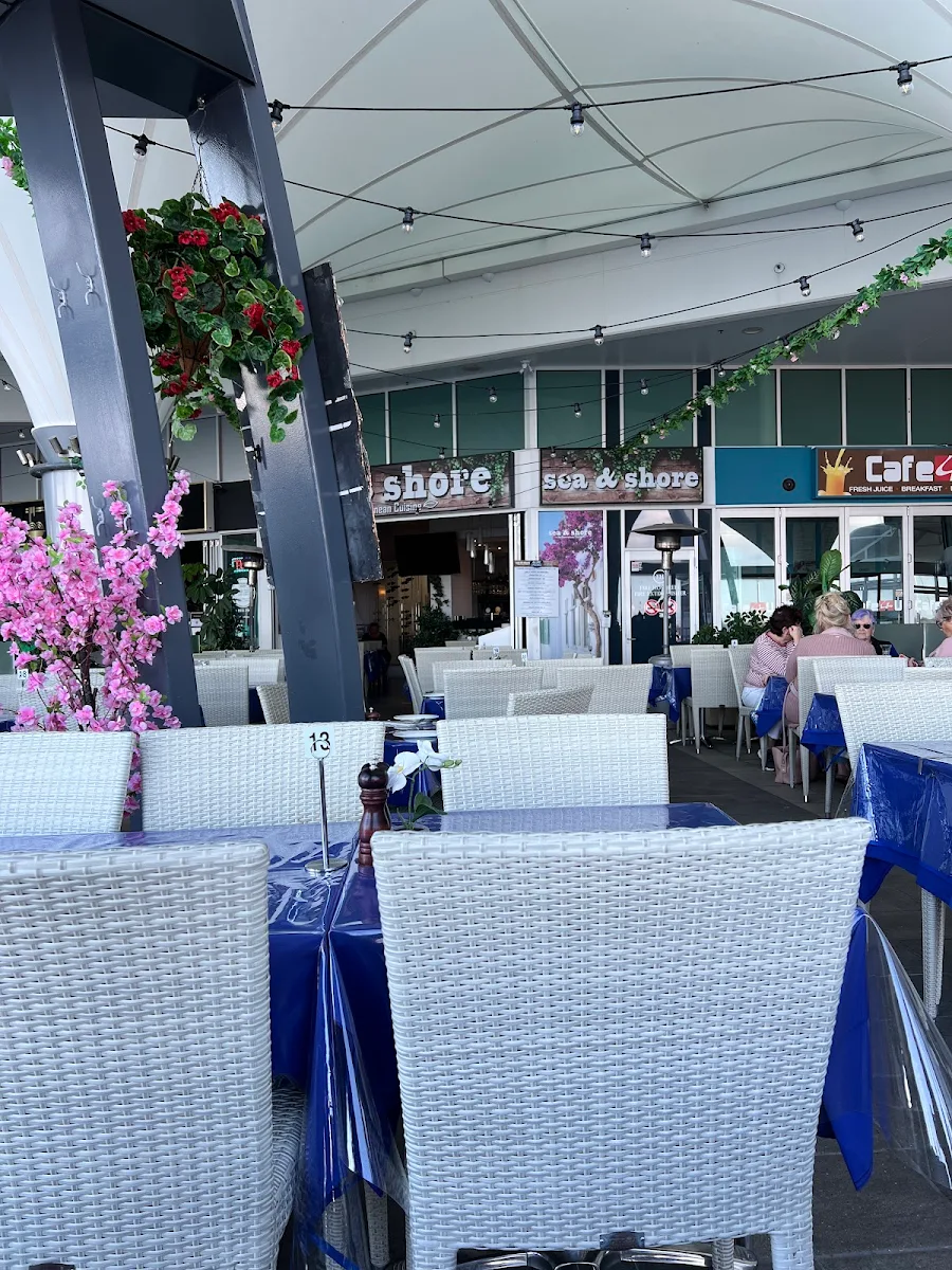 Vibe, Sea and shore restaurant