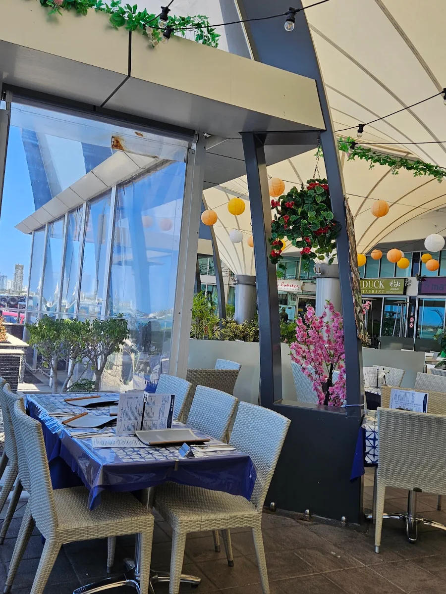 Vibe, Sea and shore restaurant